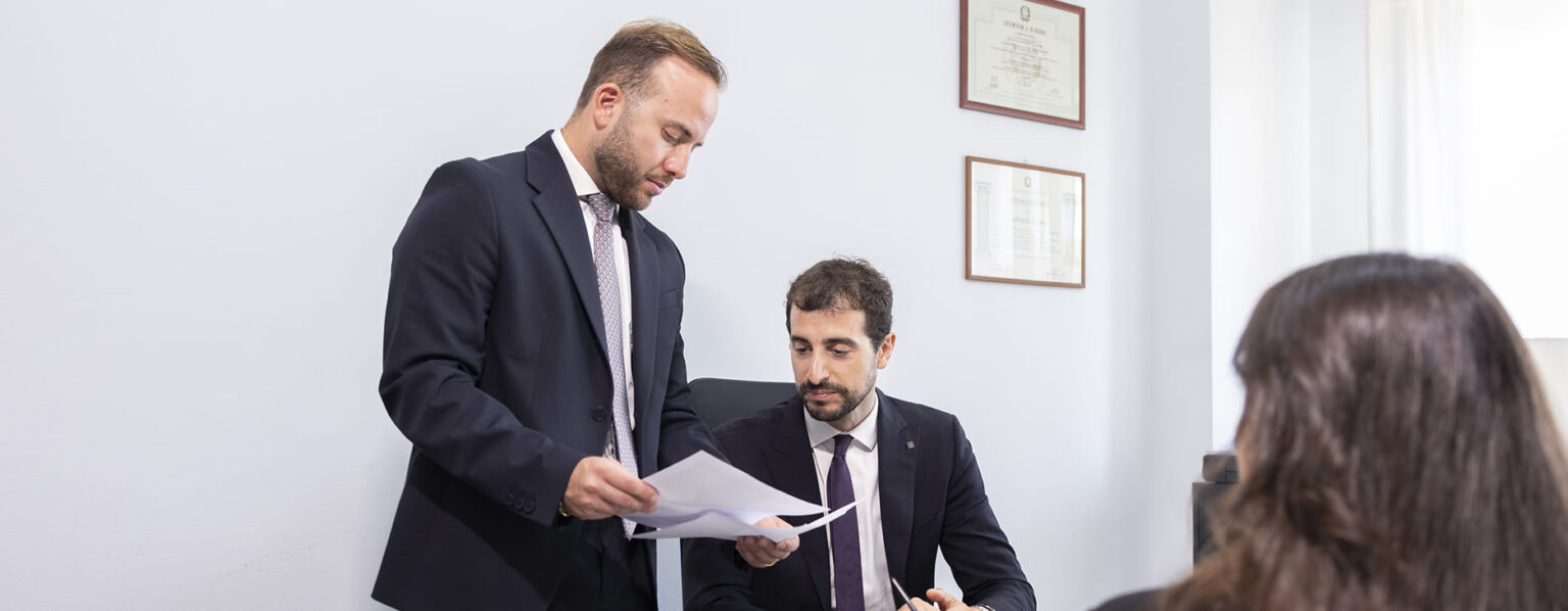 Avvocati che discutono di Assistenza in cassazione
